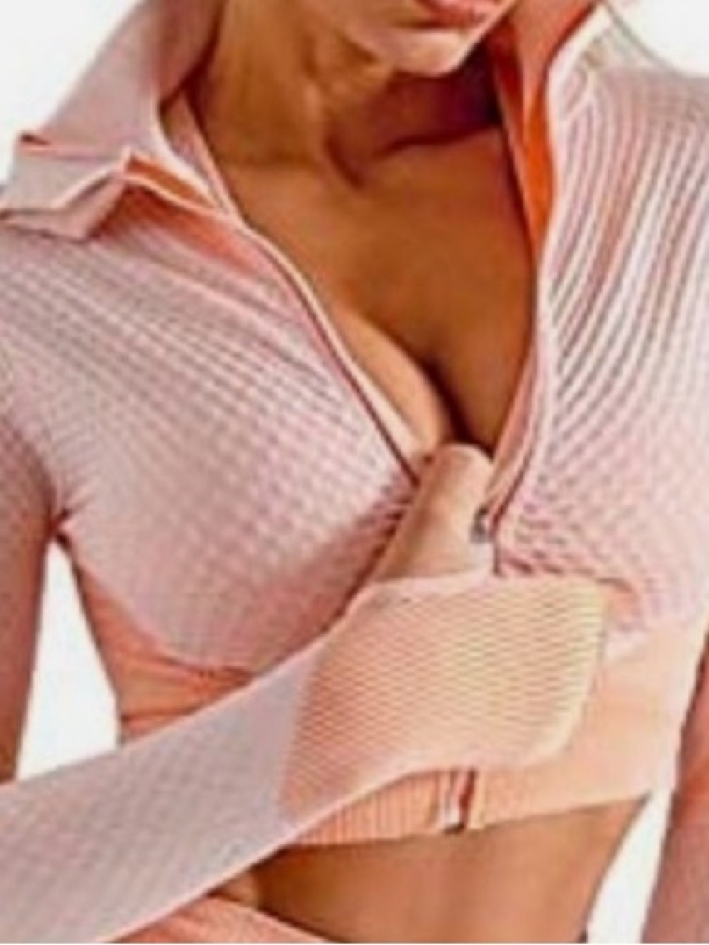🤍🩷🤍 Women’s Pink Textured Zip-Front Crop Top - Brand